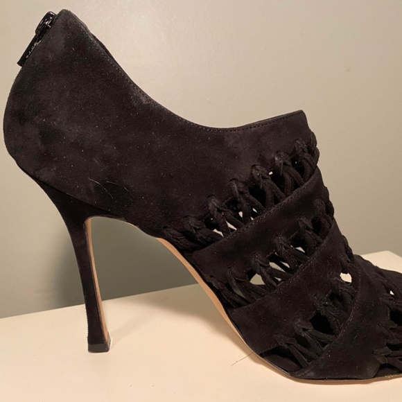 Black Net Manolo Blahnik booties - Picture 4 of 8